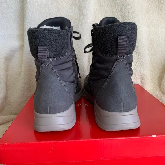 Kim Rogers Winter Boots - Picture 3 of 7